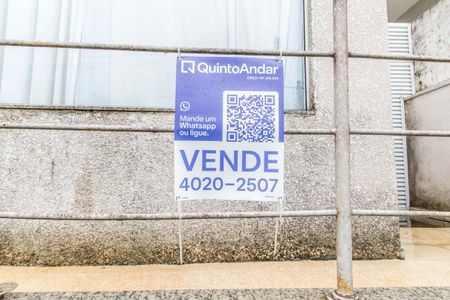 Casa de condomínio à venda com 320m², 4 quartos e 4 vagas Casa de condomínio à venda com 320m², 4 quartos e 4 vagasPlaca