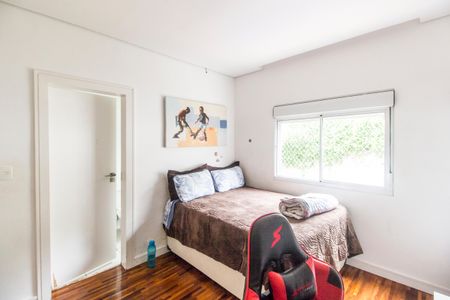 Casa de condomínio à venda com 320m², 4 quartos e 4 vagas Casa de condomínio à venda com 320m², 4 quartos e 4 vagasSuíte 3