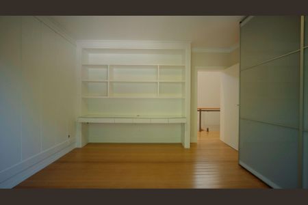 Casa à venda com 4 quartos, 400m² em Alphaville Conde II, Barueri