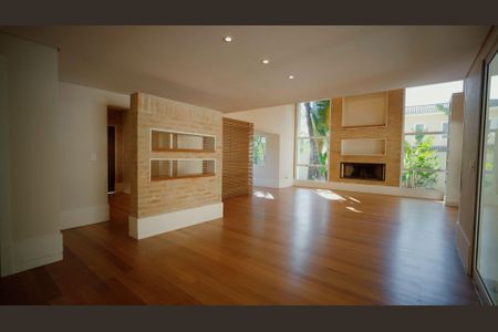 Casa à venda com 4 quartos, 400m² em Alphaville Conde II, Barueri