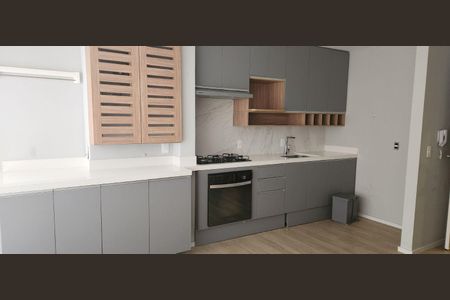 Sala/cozinha de apartamento à venda com 2 quartos, 55m² em Vila Anastácio, São Paulo