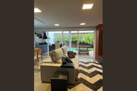 Casa à venda com 3 quartos, 180m² em Residencial Tambore III, Santana de Parnaíba