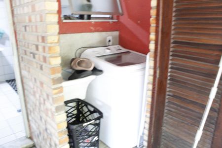 Casa de condomínio à venda com 150m², 4 quartos e 1 vagaÁrea de Serviço