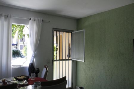 Casa de condomínio à venda com 150m², 4 quartos e 1 vagaSala