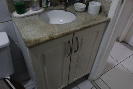 Casa de condomínio à venda com 150m², 4 quartos e 1 vagaBanheiro Social