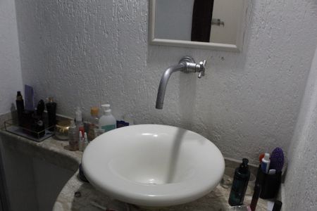 Casa de condomínio à venda com 150m², 4 quartos e 1 vagaBanheiro da Suíte 2