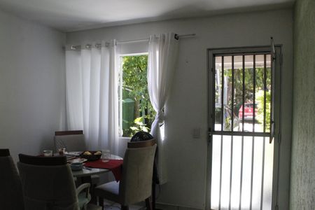 Casa de condomínio à venda com 150m², 4 quartos e 1 vagaSala