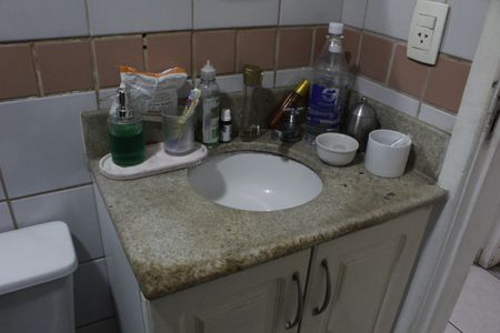 Casa de condomínio à venda com 150m², 4 quartos e 1 vagaBanheiro Social