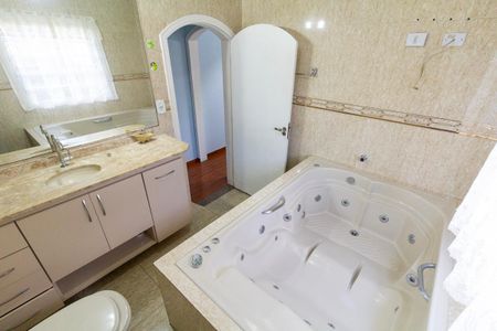 Casa para alugar com 299m², 5 quartos e 2 vagasBanheiro 2