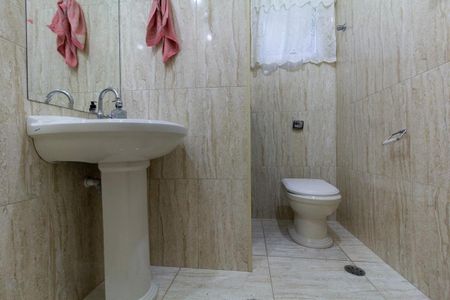 Casa para alugar com 299m², 5 quartos e 2 vagasBanheiro 1