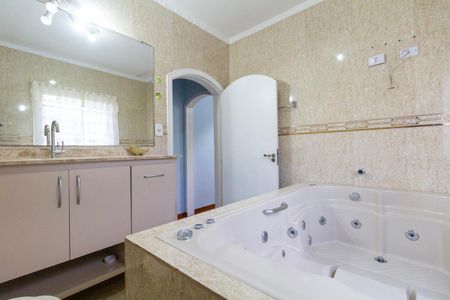 Casa para alugar com 299m², 5 quartos e 2 vagasBanheiro 2