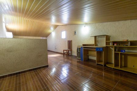 Casa para alugar com 299m², 5 quartos e 2 vagasSotão