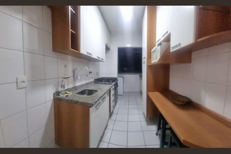 Apartamento à venda com 2 quartos, 60m² em Jardim Tupanci, Barueri
