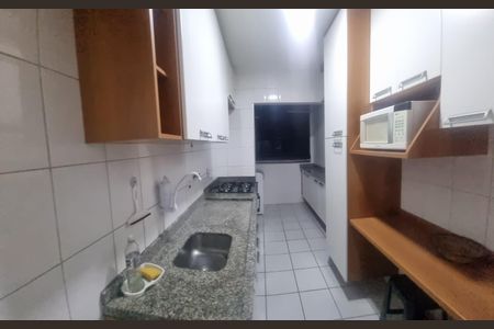 Apartamento à venda com 2 quartos, 60m² em Jardim Tupanci, Barueri