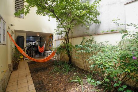 Casa à venda com 250m², 5 quartos e 2 vagas Casa à venda com 250m², 5 quartos e 2 vagasQuintal