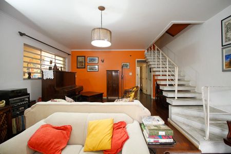 Casa à venda com 250m², 5 quartos e 2 vagas Casa à venda com 250m², 5 quartos e 2 vagasSala de Estar