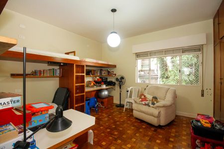 Casa à venda com 250m², 5 quartos e 2 vagas Casa à venda com 250m², 5 quartos e 2 vagasQuarto 1