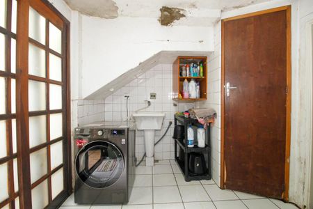 Casa à venda com 250m², 5 quartos e 2 vagas Casa à venda com 250m², 5 quartos e 2 vagasÁrea de Serviço