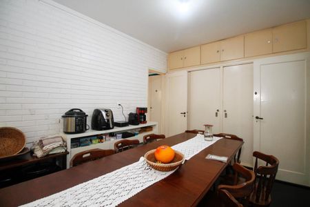 Casa à venda com 250m², 5 quartos e 2 vagas Casa à venda com 250m², 5 quartos e 2 vagasCopa