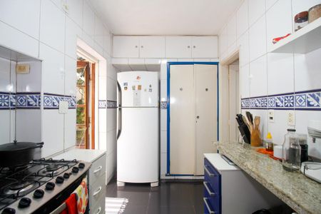 Casa à venda com 250m², 5 quartos e 2 vagas Casa à venda com 250m², 5 quartos e 2 vagasCozinha