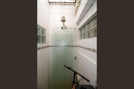 Casa à venda com 250m², 5 quartos e 2 vagas Casa à venda com 250m², 5 quartos e 2 vagasBanheiro de Serviço