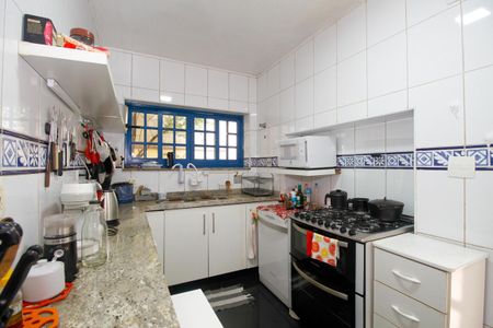 Casa à venda com 250m², 5 quartos e 2 vagas Casa à venda com 250m², 5 quartos e 2 vagasCozinha