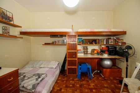 Casa à venda com 250m², 5 quartos e 2 vagas Casa à venda com 250m², 5 quartos e 2 vagasQuarto 1