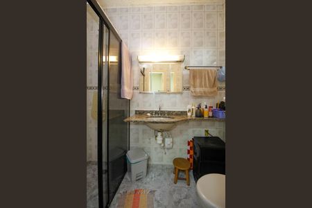 Casa à venda com 250m², 5 quartos e 2 vagas Casa à venda com 250m², 5 quartos e 2 vagasBanheiro da Suíte 1