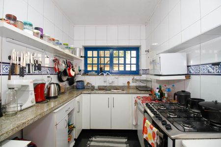 Casa à venda com 250m², 5 quartos e 2 vagas Casa à venda com 250m², 5 quartos e 2 vagasCozinha