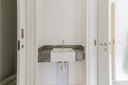 Banheiro de kitnet/studio à venda com 1 quarto, 32m² em Butantã, São Paulo