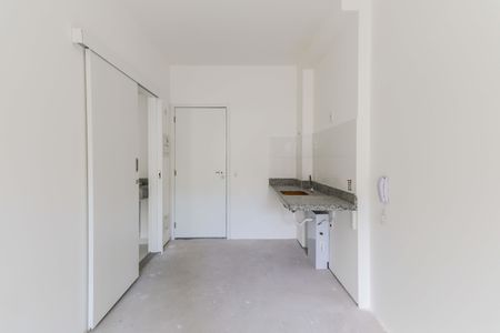 Studio à venda com 32m², 1 quarto e sem vaga Studio à venda com 32m², 1 quarto e sem vagaSala / Cozinha