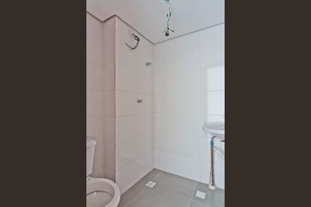 Banheiro de kitnet/studio para alugar com 1 quarto, 37m² em Jardim Santa Lucrecia, São Paulo