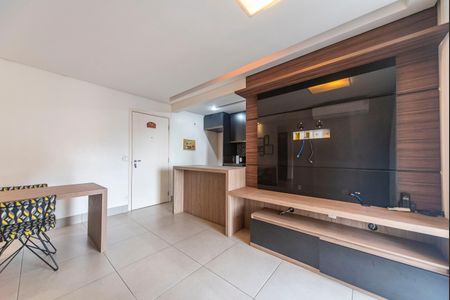 Sala de apartamento à venda com 2 quartos, 60m² em Campestre, Santo André