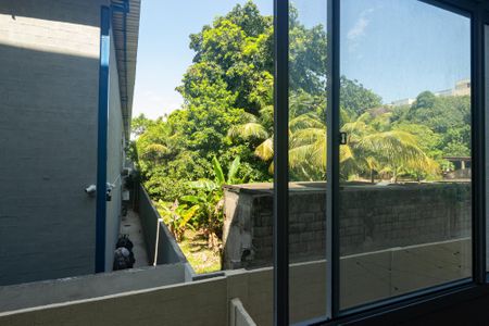 Vista da Sala de apartamento para alugar com 2 quartos, 43m² em Guaratiba, Rio de Janeiro