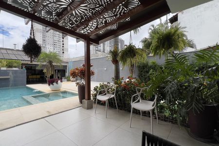 Casa à venda com 300m², 4 quartos e 3 vagasÁrea da Piscina