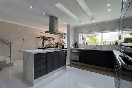 Casa à venda com 300m², 4 quartos e 3 vagasCozinha