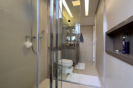 Casa à venda com 300m², 4 quartos e 3 vagasBanheiro da Suíte 2