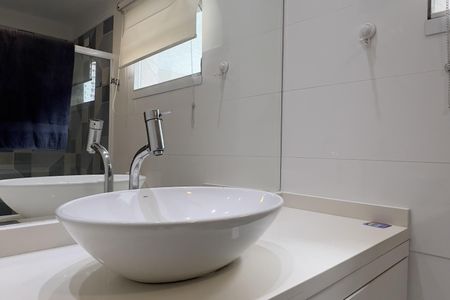 Casa à venda com 300m², 4 quartos e 3 vagasBanheiro 1