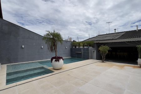 Casa à venda com 300m², 4 quartos e 3 vagasÁrea da Piscina