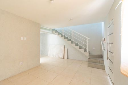 Casa à venda com 2 quartos, 100m² em Harmonia, Canoas
