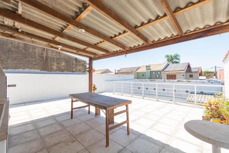 Casa à venda com 100m², 2 quartos e 2 vagas