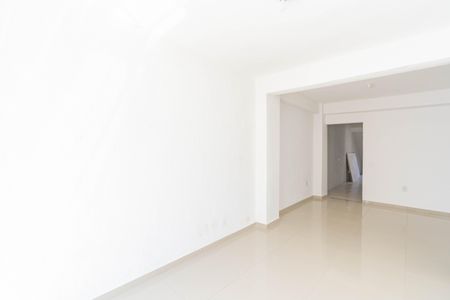Casa à venda com 100m², 2 quartos e 2 vagas