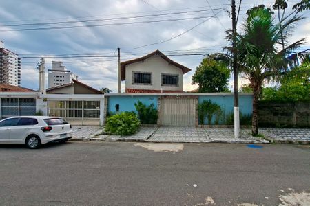 Casa para alugar com 220m², 4 quartos e 4 vagasFachada