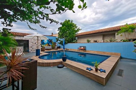 Casa para alugar com 220m², 4 quartos e 4 vagasPiscina