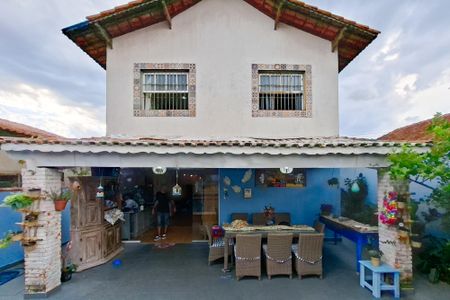 Casa para alugar com 220m², 4 quartos e 4 vagasVaranda