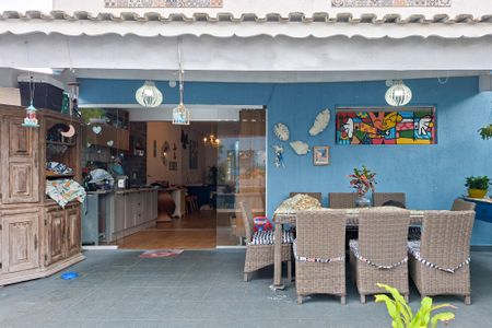 Casa para alugar com 220m², 4 quartos e 4 vagasVaranda