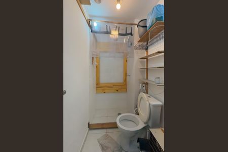 Banheiro de kitnet/studio para alugar com 1 quarto, 24m² em Sé, São Paulo