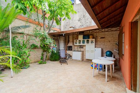 Casa à venda com 160m², 3 quartos e 3 vagasQuintal