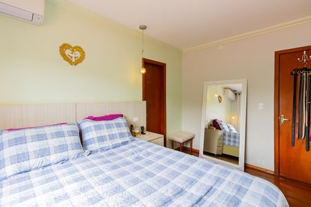 Casa à venda com 160m², 3 quartos e 3 vagasSuíte