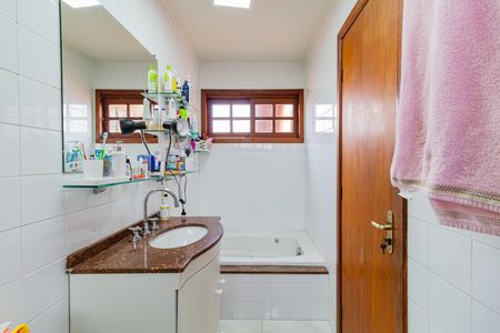 Casa à venda com 160m², 3 quartos e 3 vagasBanheiro da Suíte